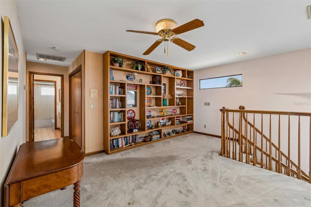 9815 Bay Island Drive, Tampa, FL 33615 Photo