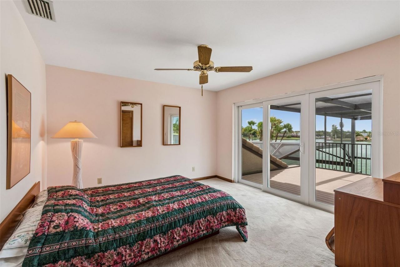 9815 Bay Island Drive, Tampa, FL 33615 Photo