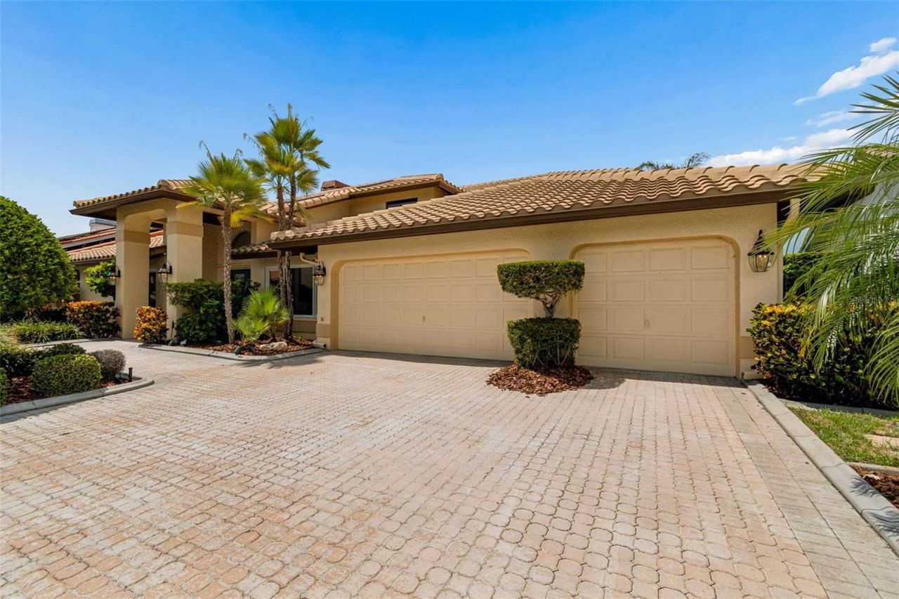 9815 Bay Island Drive, Tampa, FL 33615 Photo