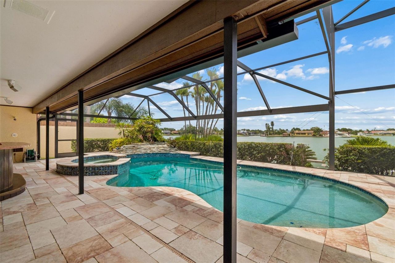 9815 Bay Island Drive, Tampa, FL 33615 Photo