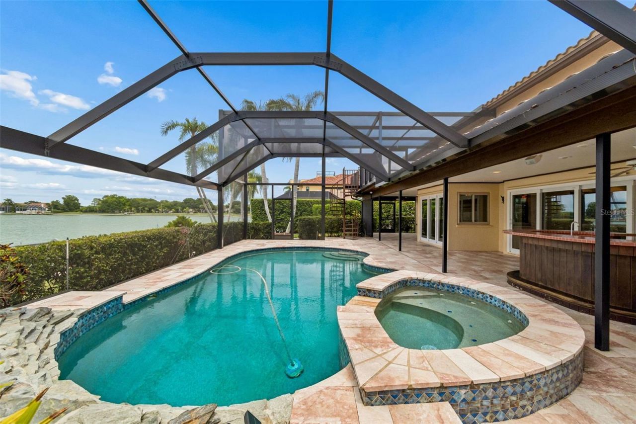 9815 Bay Island Drive, Tampa, FL 33615 Photo