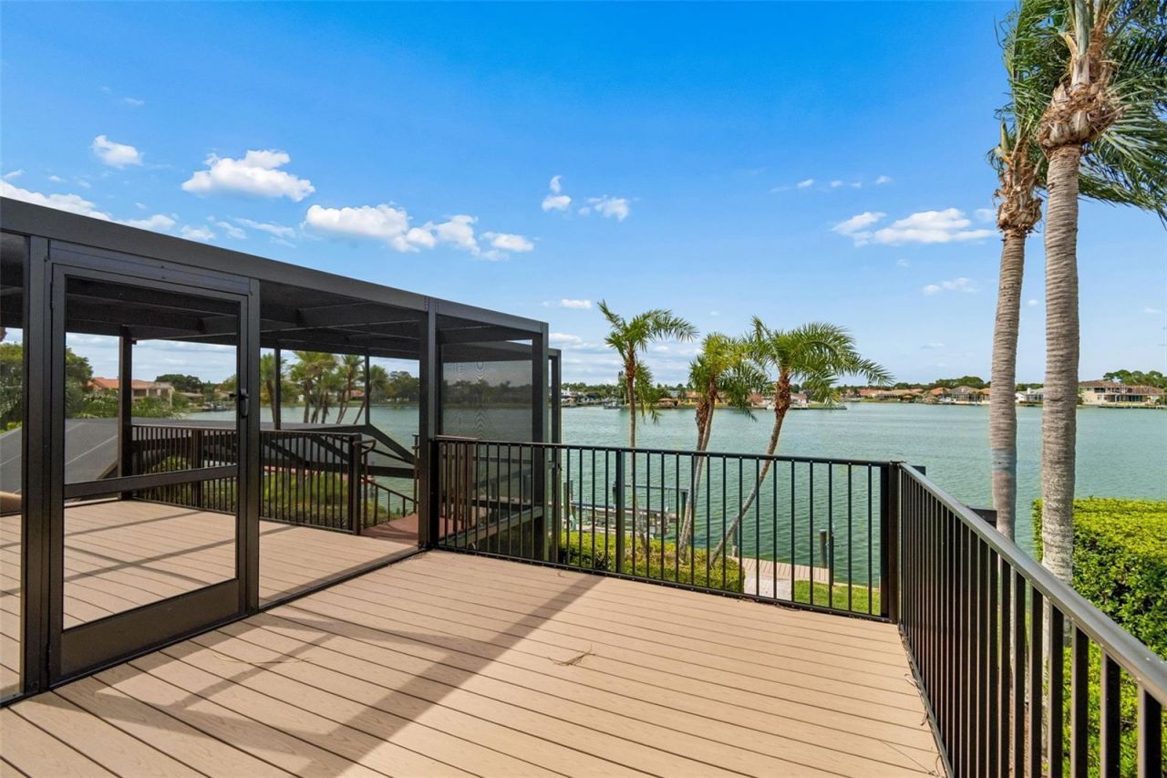9815 Bay Island Drive, Tampa, FL 33615 Photo