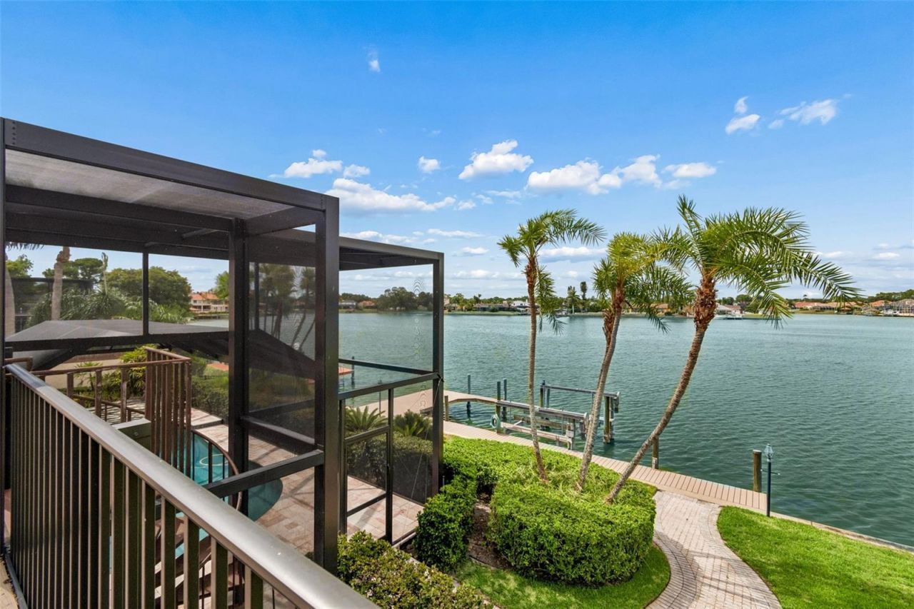 9815 Bay Island Drive, Tampa, FL 33615 Photo