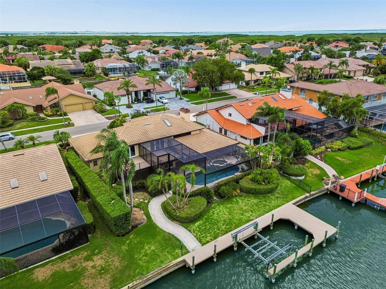 9815 Bay Island Drive, Tampa, FL 33615 Photo