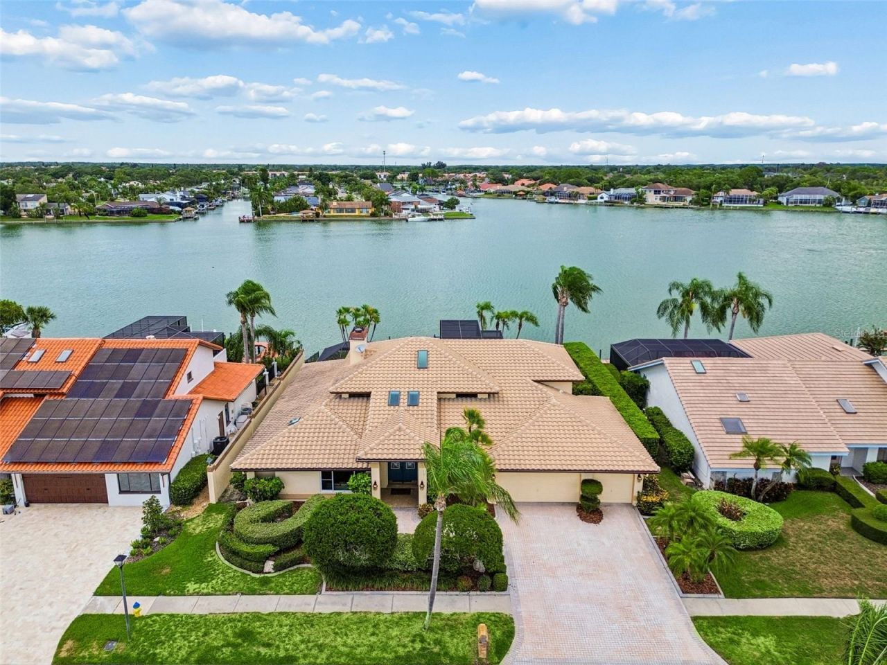 9815 Bay Island Drive, Tampa, FL 33615 Photo