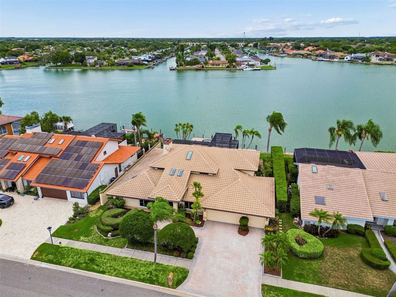 9815 Bay Island Drive, Tampa, FL 33615 Photo