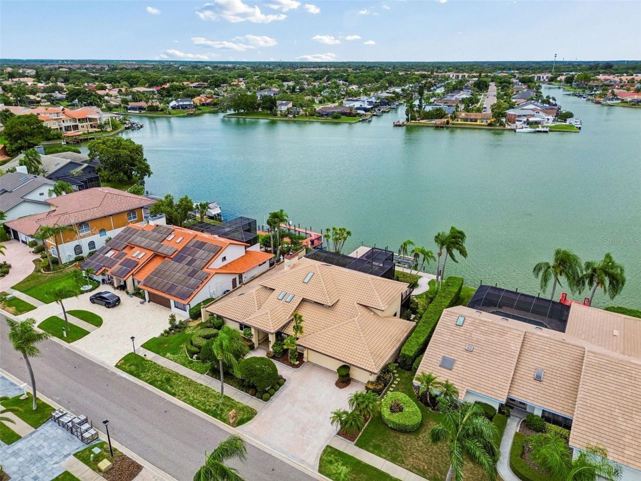 9815 Bay Island Drive, Tampa, FL 33615 Photo