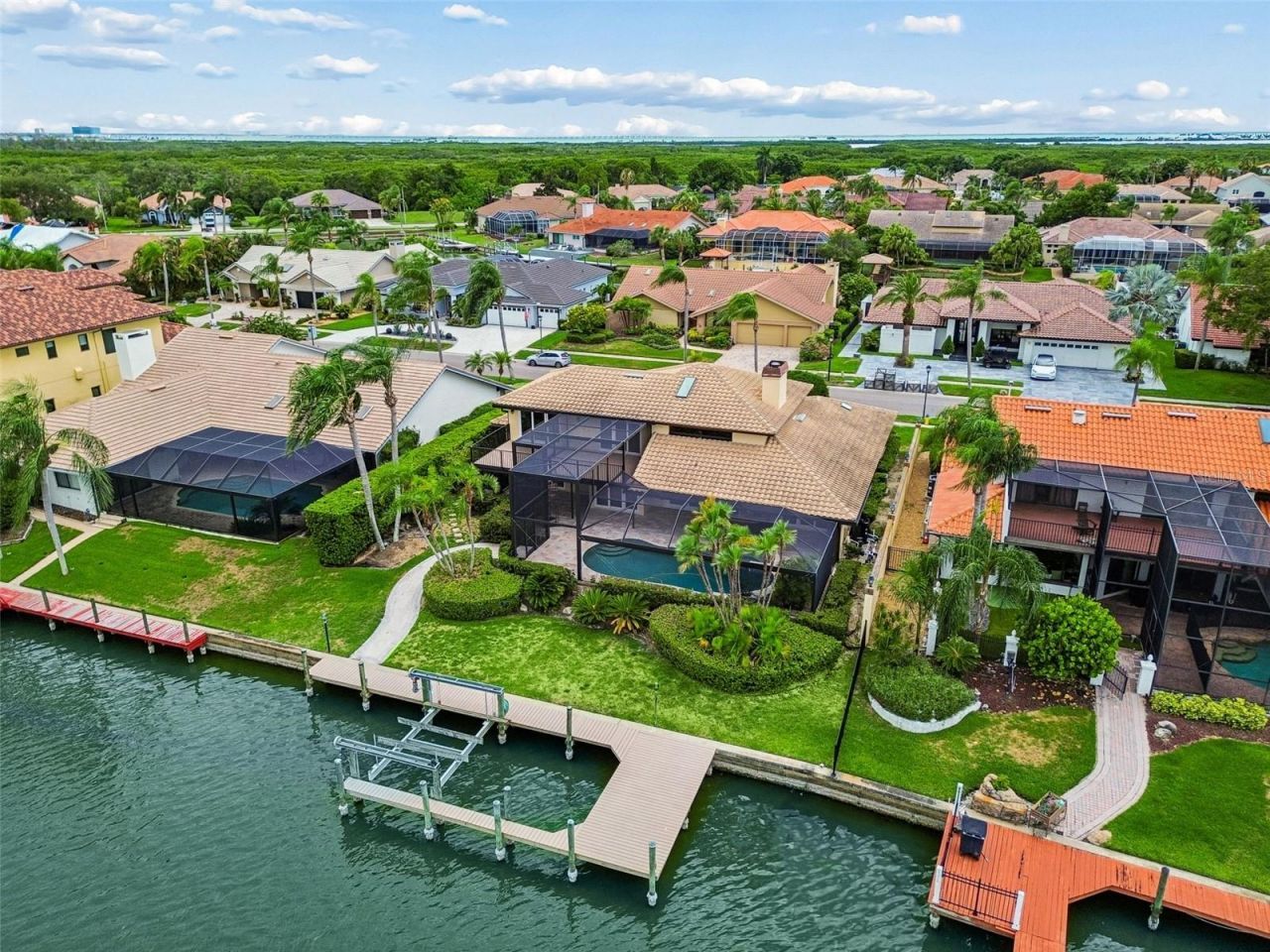 9815 Bay Island Drive, Tampa, FL 33615 Photo