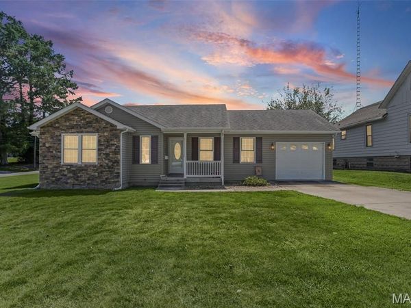607 E Park Street, Duquoin, IL 62832