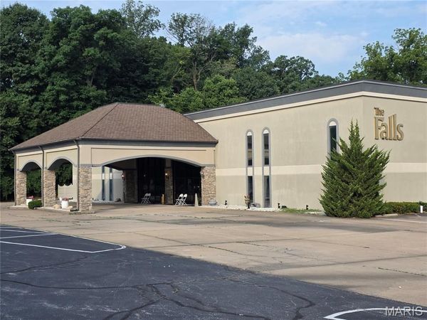 300 Admiral Weinel Boulevard , Columbia, IL 62236