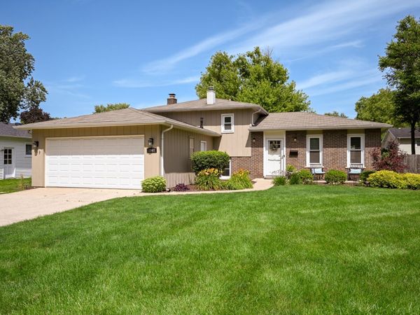 1967 NOTTINGHAM Lane , Wheaton, IL 60189