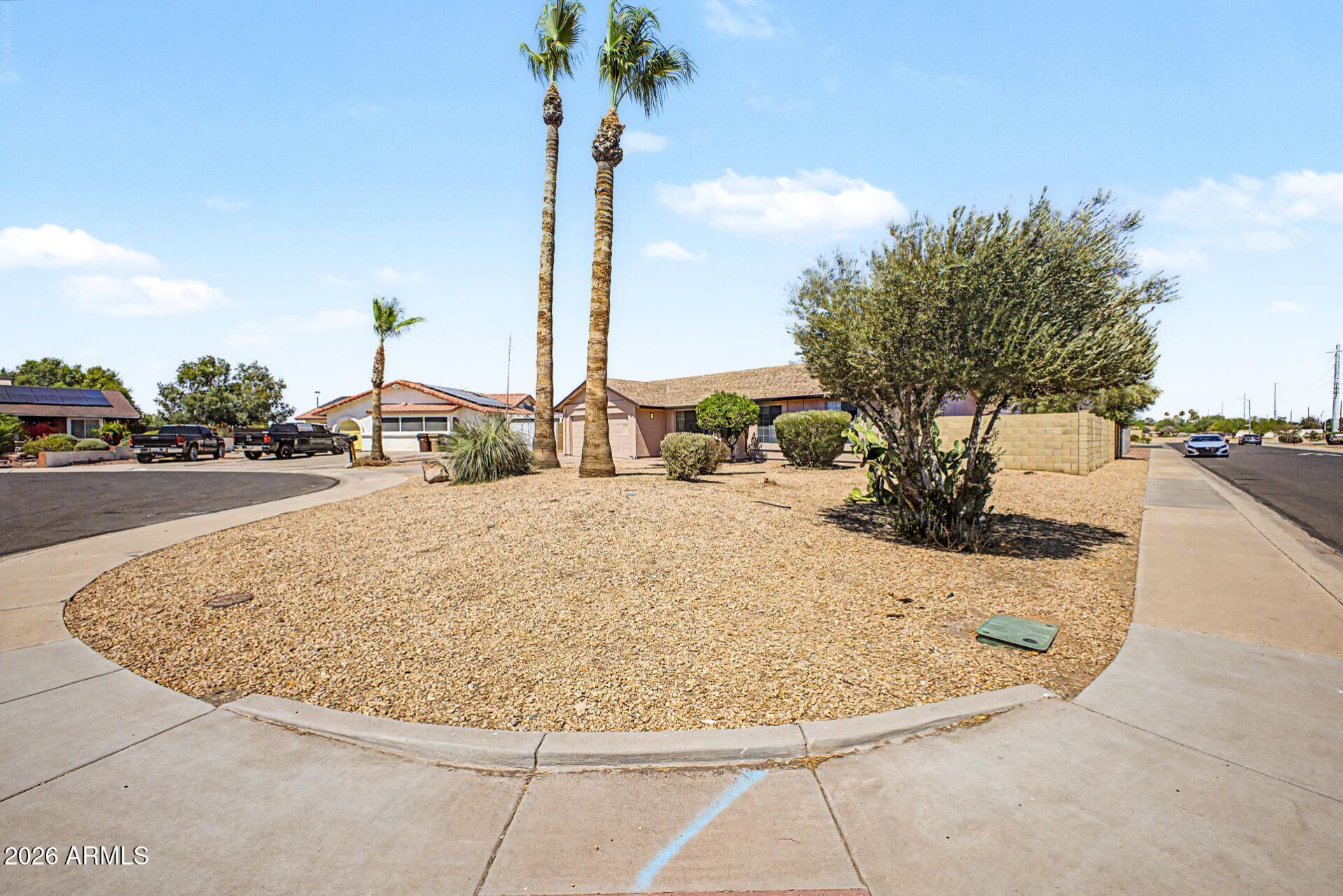 9051 N 72nd Drive, Peoria, AZ 85345 Main Photo
