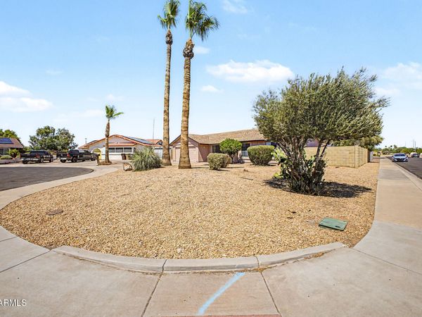 9051 N 72ND Drive, Peoria, AZ 85345