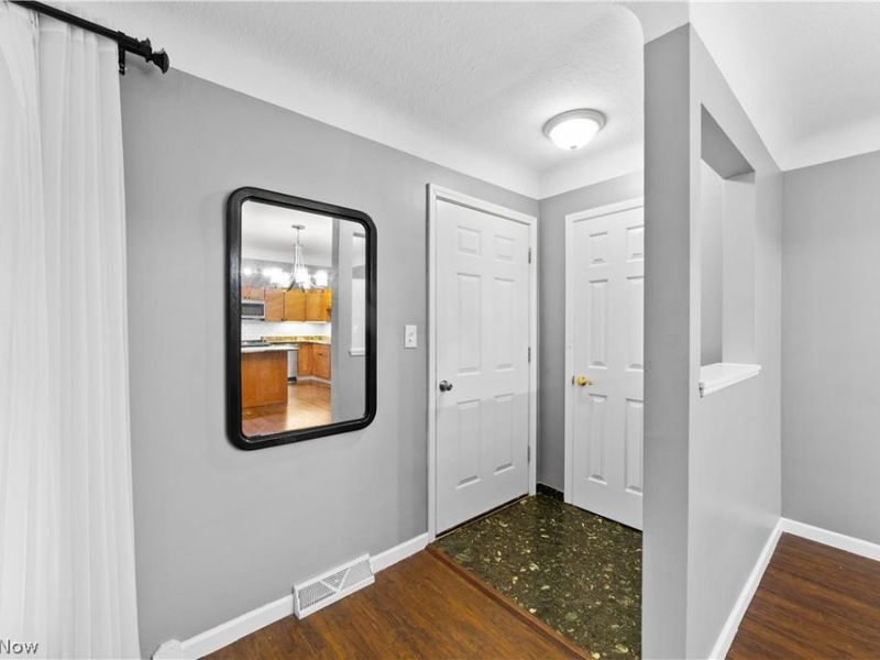 1314 Jackie Lane , Cleveland, OH 44124 Photo 2