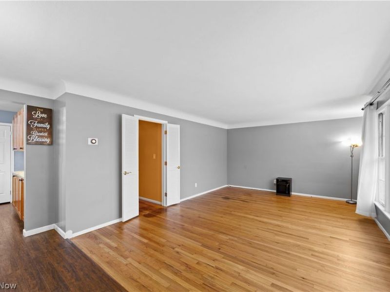 1314 Jackie Lane , Cleveland, OH 44124 Photo 4
