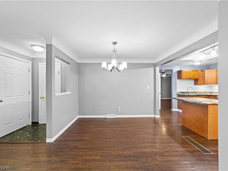 1314 Jackie Lane , Cleveland, OH 44124 Photo 5