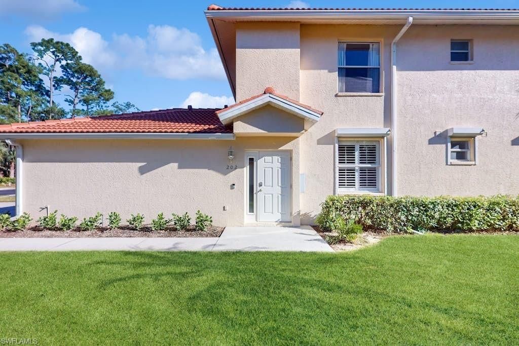 350 Robin Hood Cir , Unit 202, Naples, FL 34104 Photo
