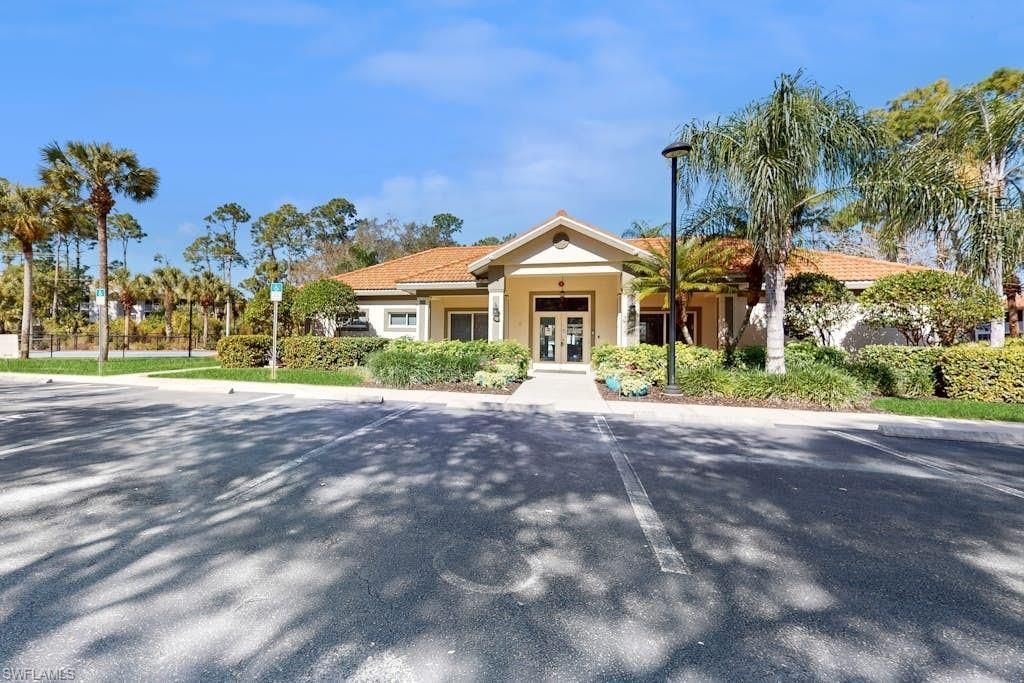 350 Robin Hood Cir , Unit 202, Naples, FL 34104 Photo