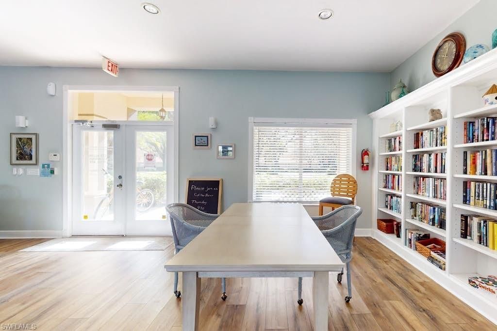 350 Robin Hood Cir , Unit 202, Naples, FL 34104 Photo