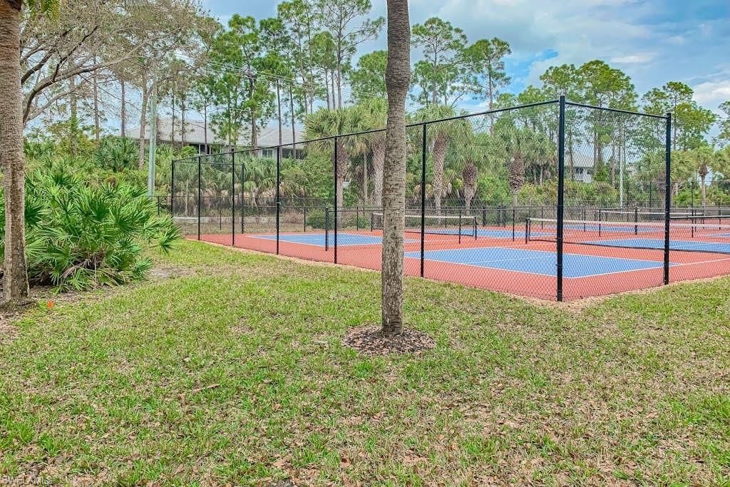 350 Robin Hood Cir , Unit 202, Naples, FL 34104 Photo