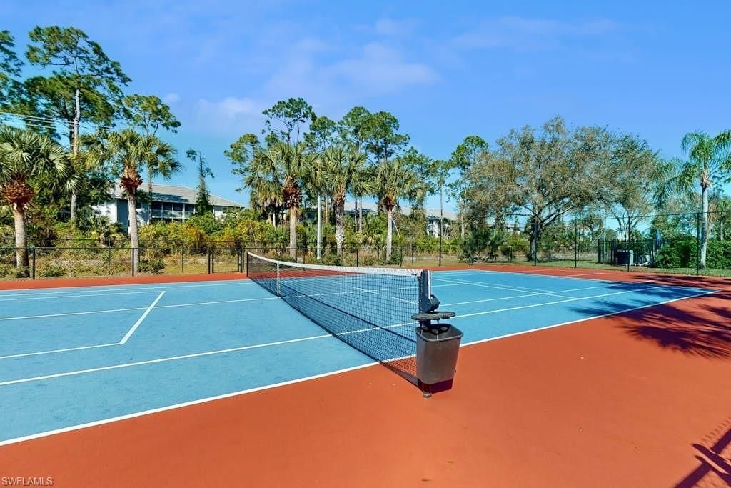 350 Robin Hood Cir , Unit 202, Naples, FL 34104 Photo