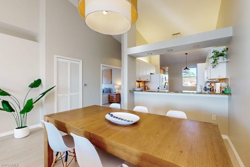 350 Robin Hood Cir , Unit 202, Naples, FL 34104 Photo