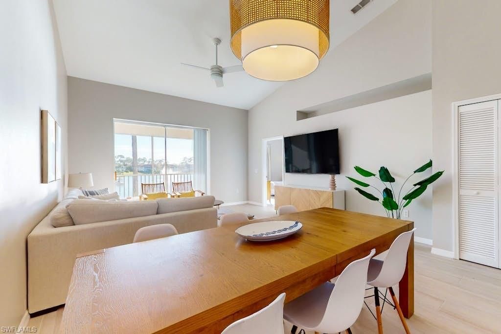 350 Robin Hood Cir , Unit 202, Naples, FL 34104 Photo