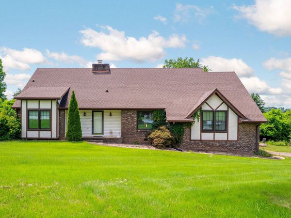 9518 Glynn Downing Drive, Ooltewah, TN 37363