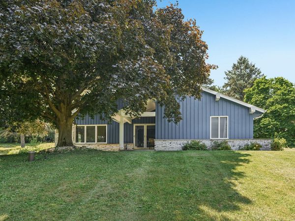 S29W29947 S Bethesda Cir, Genesee, WI 53188