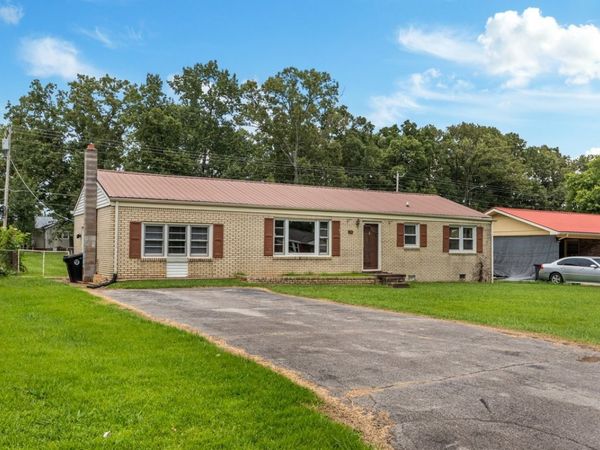 451 Carman Ave , New Johnsonville, TN 37134