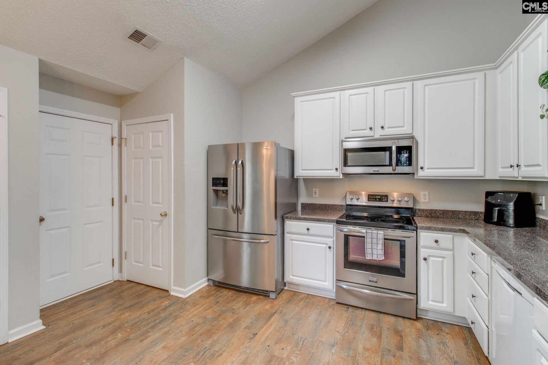 183 Silverwood Trail  Photo 12