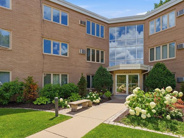 4370 Brookside Court, Unit 302, Edina, MN 55436
