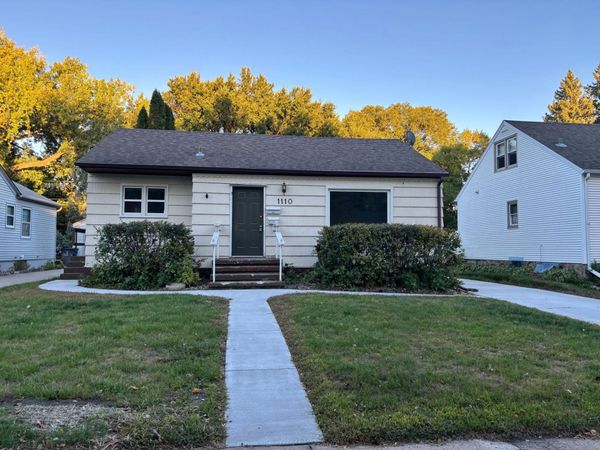 1110 12th Street S, Moorhead, MN 56560