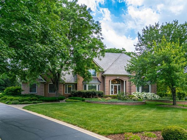 27033 W Coventry Court , Lake Barrington, IL 60010
