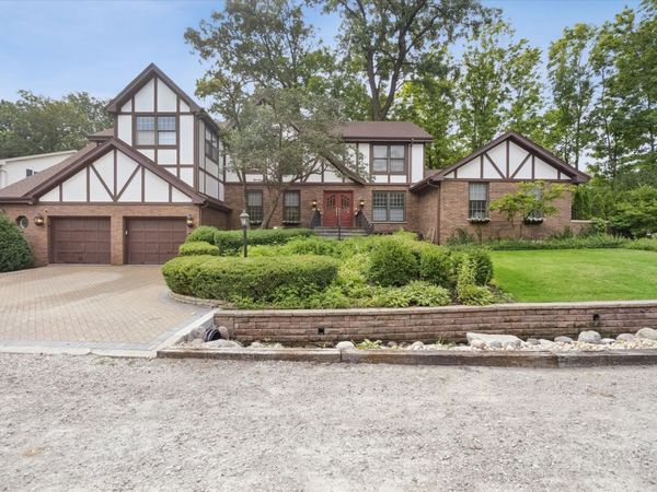 1330 Maple Avenue , Downers Grove, IL 60515