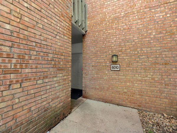 6010 Forest View Road, Unit 1B, Lisle, IL 60532
