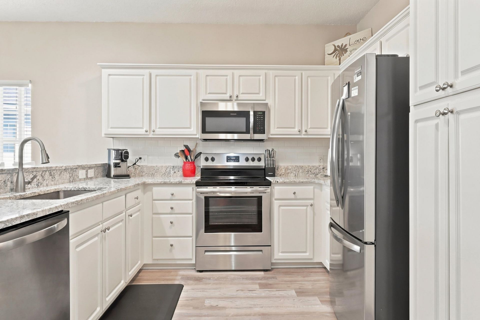 2494 Coastline Ct. Photo 10