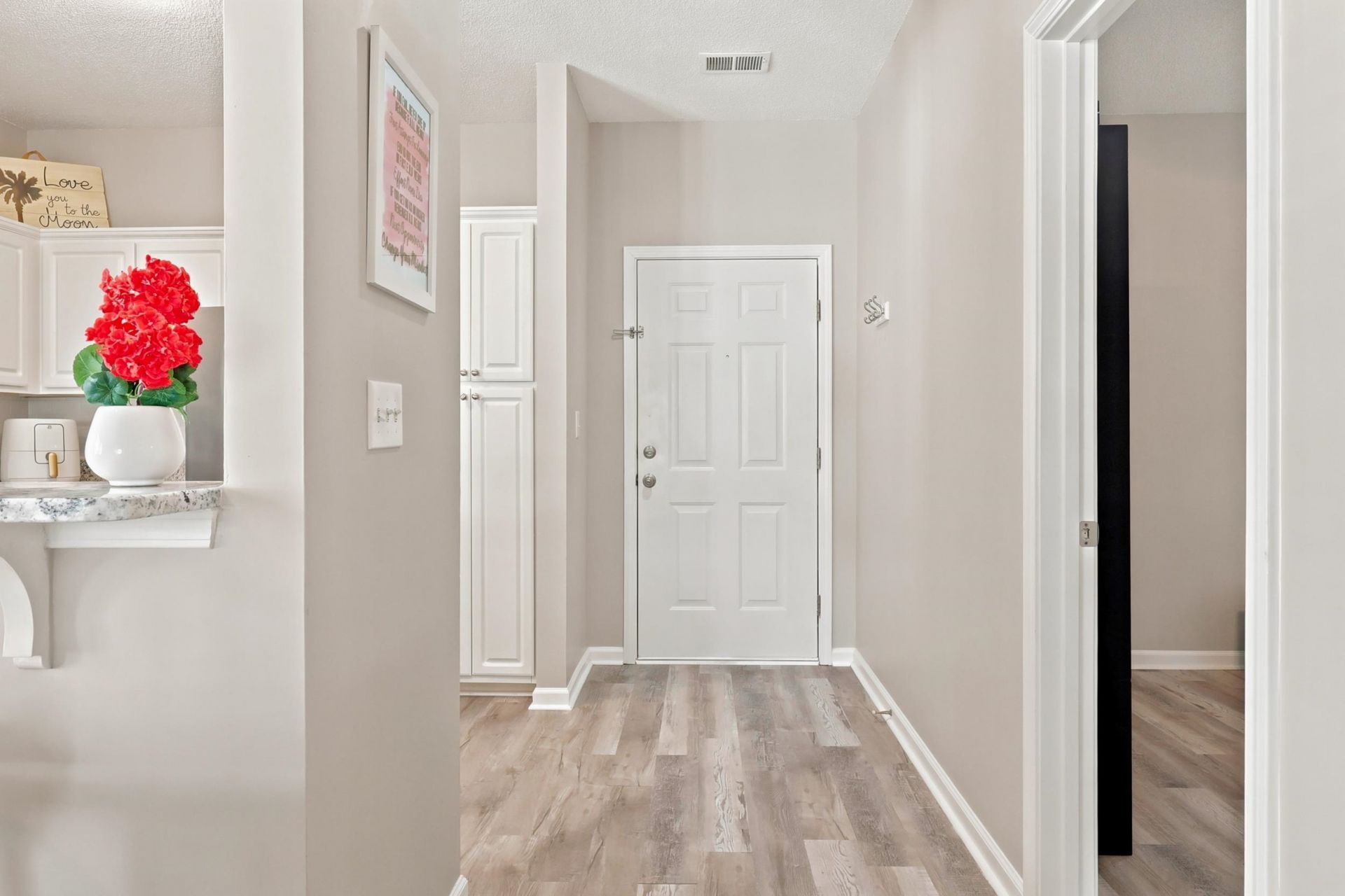 2494 Coastline Ct. Photo 9