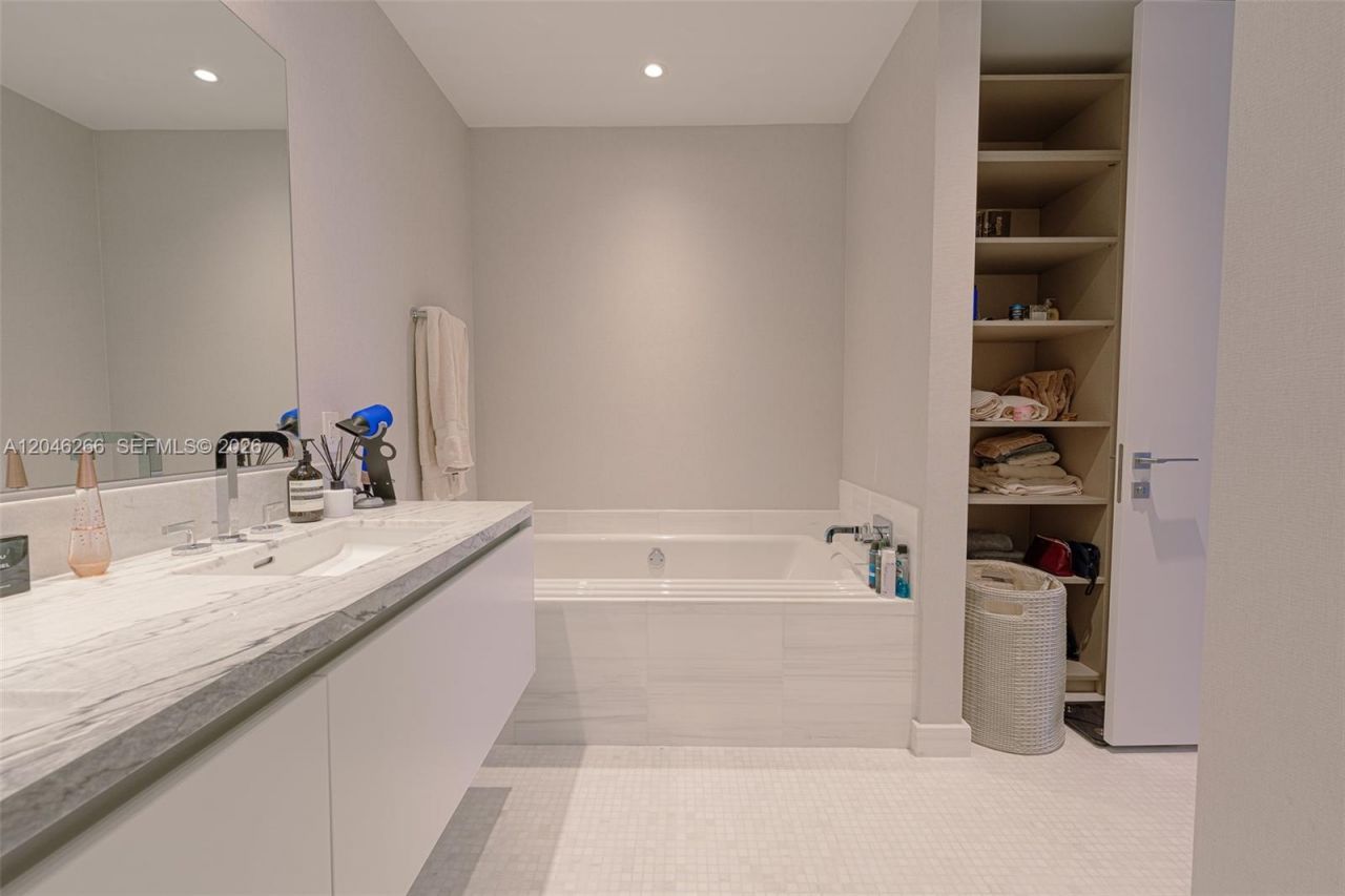 700 NE 26th Ter , Unit 4901, Miami, FL 33137 Photo