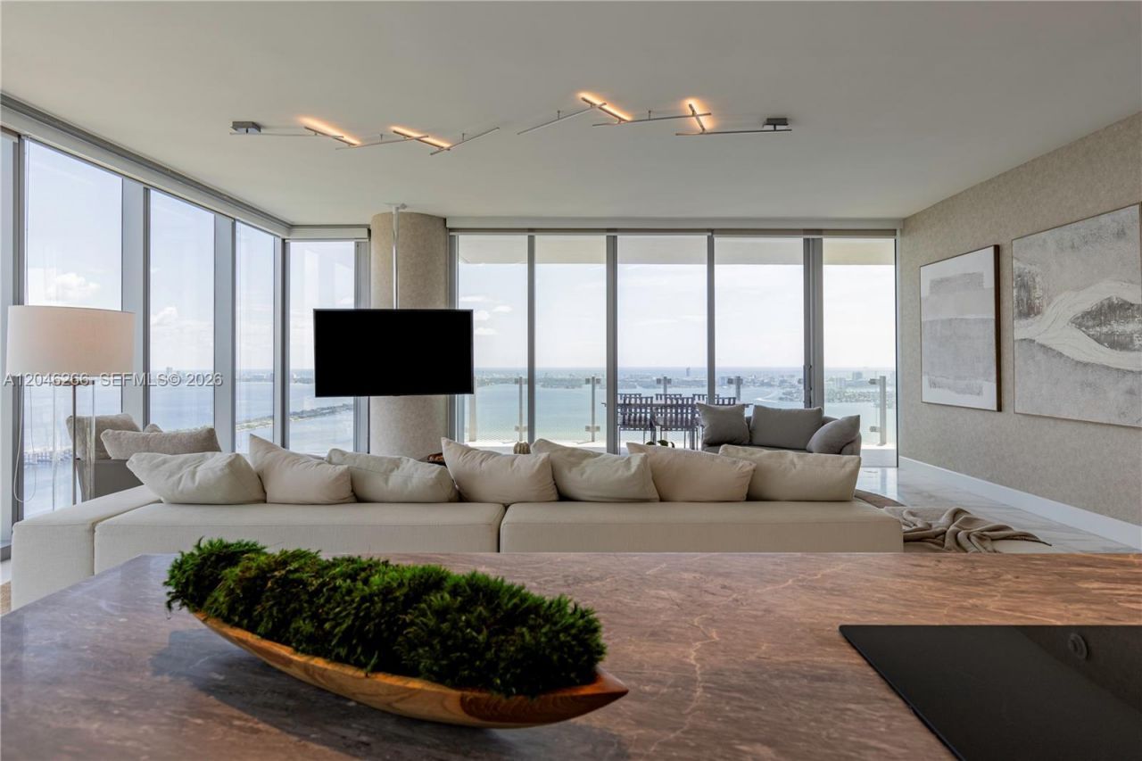 700 NE 26th Ter , Unit 4901, Miami, FL 33137 Photo