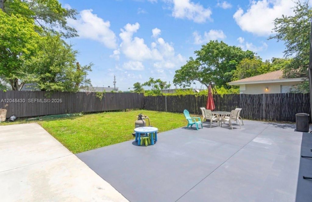 751 NW 70th St , Miami, FL 33150 Photo