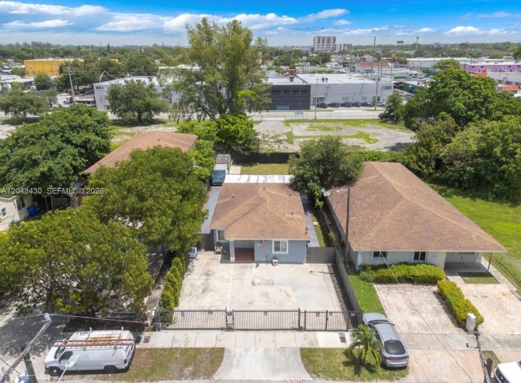 751 NW 70th St , Miami, FL 33150 Photo