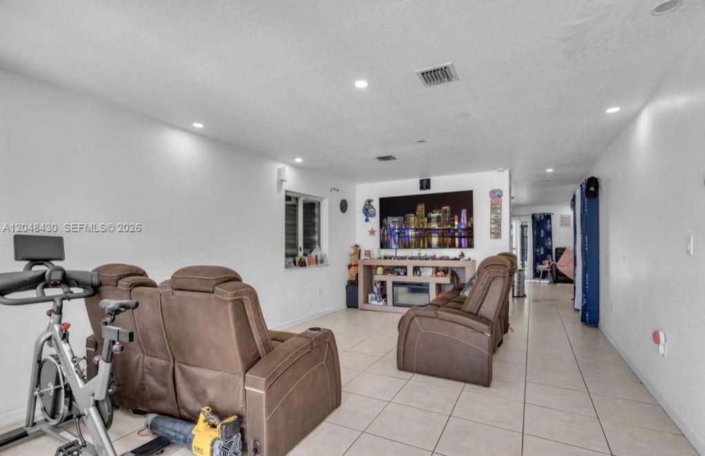 751 NW 70th St , Miami, FL 33150 Photo
