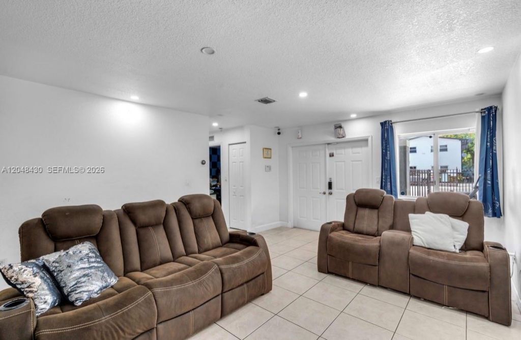 751 NW 70th St , Miami, FL 33150 Photo