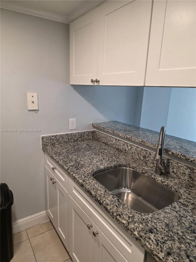 4222 Inverrary Blvd , Unit 4212, Lauderhill, FL 33319 Photo