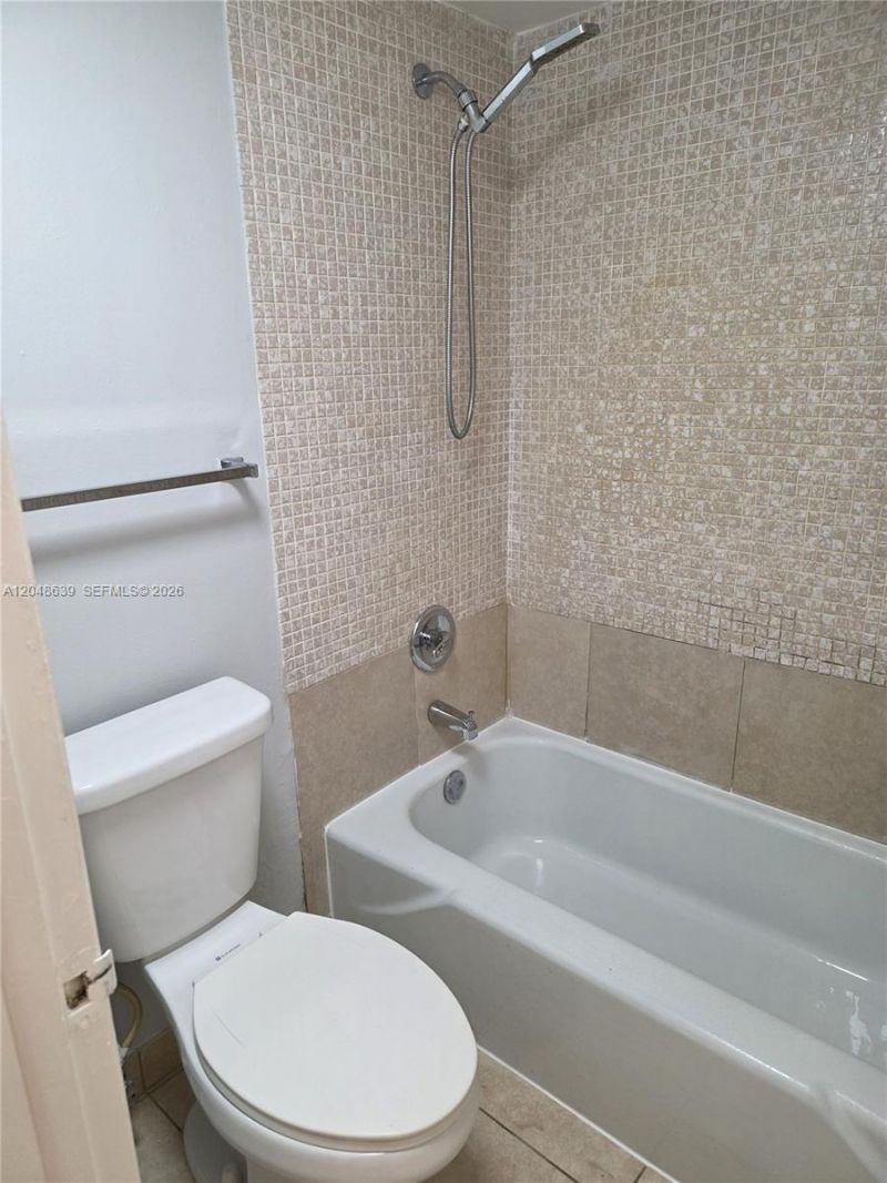 4222 Inverrary Blvd , Unit 4212, Lauderhill, FL 33319 Photo