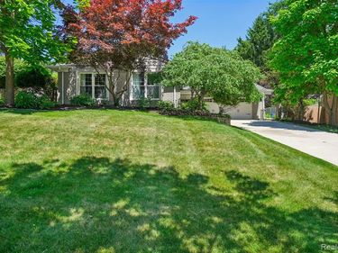 1424 Fairway Drive, Birmingham, MI 48009