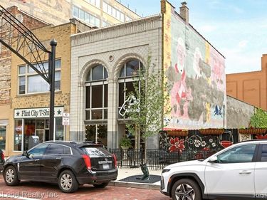 635 S Saginaw Street, Flint, MI 48502