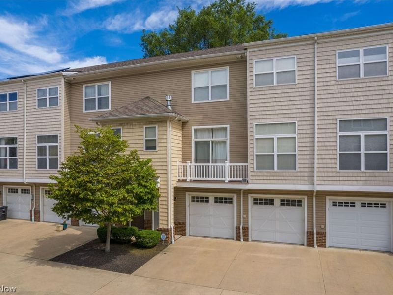 5408 Saint Stephens Court, Cleveland, OH 44102 Photo 2