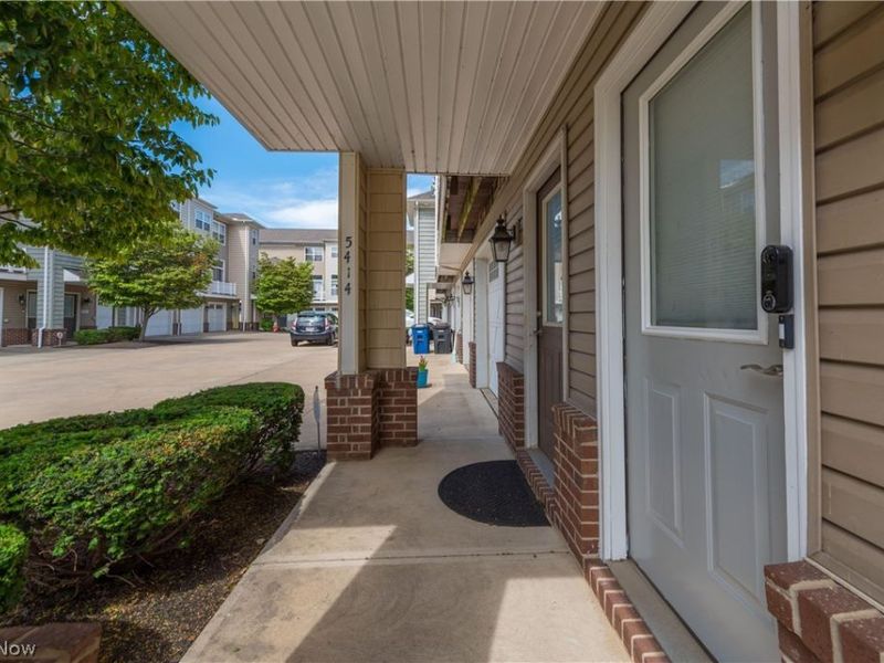 5408 Saint Stephens Court, Cleveland, OH 44102 Photo 9